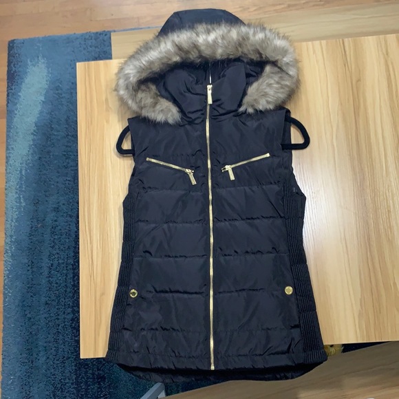 NWOT Michael Kors black and gold fur hooded vest - Picture 1 of 8